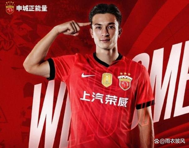 这位新援刚代表上港二队出战首秀，就打入精彩进球，曾是国少主力