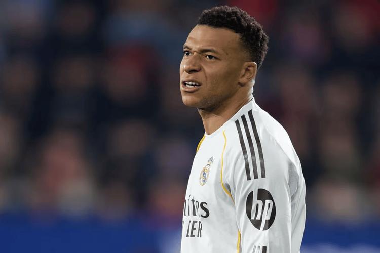 法媒：检查错膝盖且未做临床检查，姆巴佩对皇马医疗感到恼火