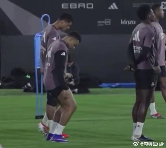 从姆巴佩被查错膝盖，到那些足坛的奇葩乌龙