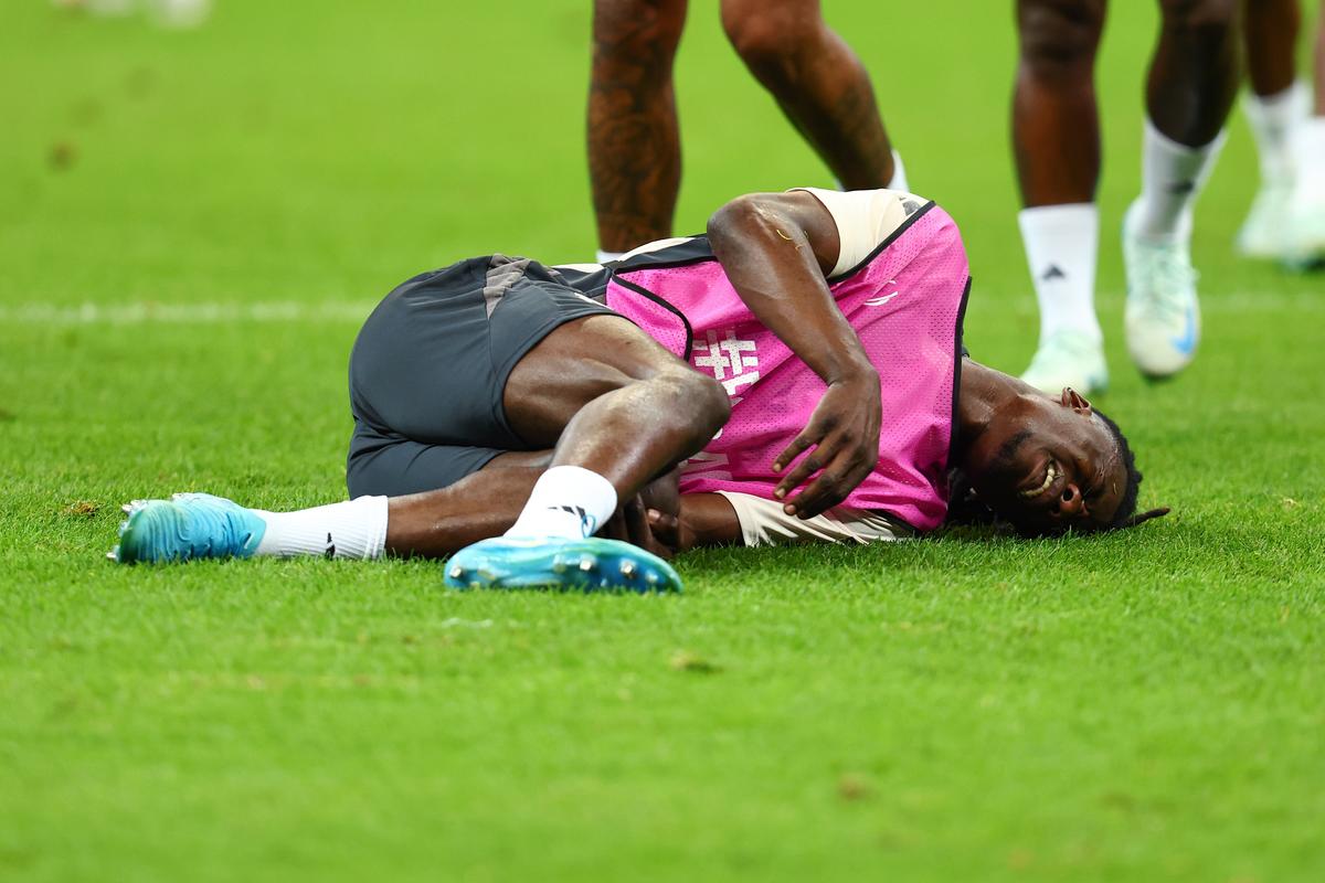 逆天！队报：皇马还检查错了卡马文加的伤脚踝，球员最后伤缺两周