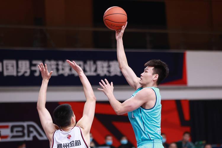 最强二轮秀！王睿泽10中6拿到17分4助三分6中3