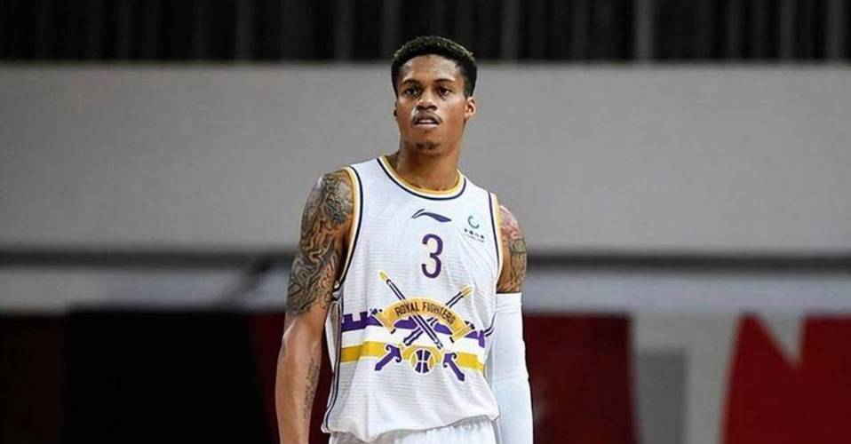 合力输出！约瑟夫杨20中13怒轰30分9助米奇10中6砍下21分12板