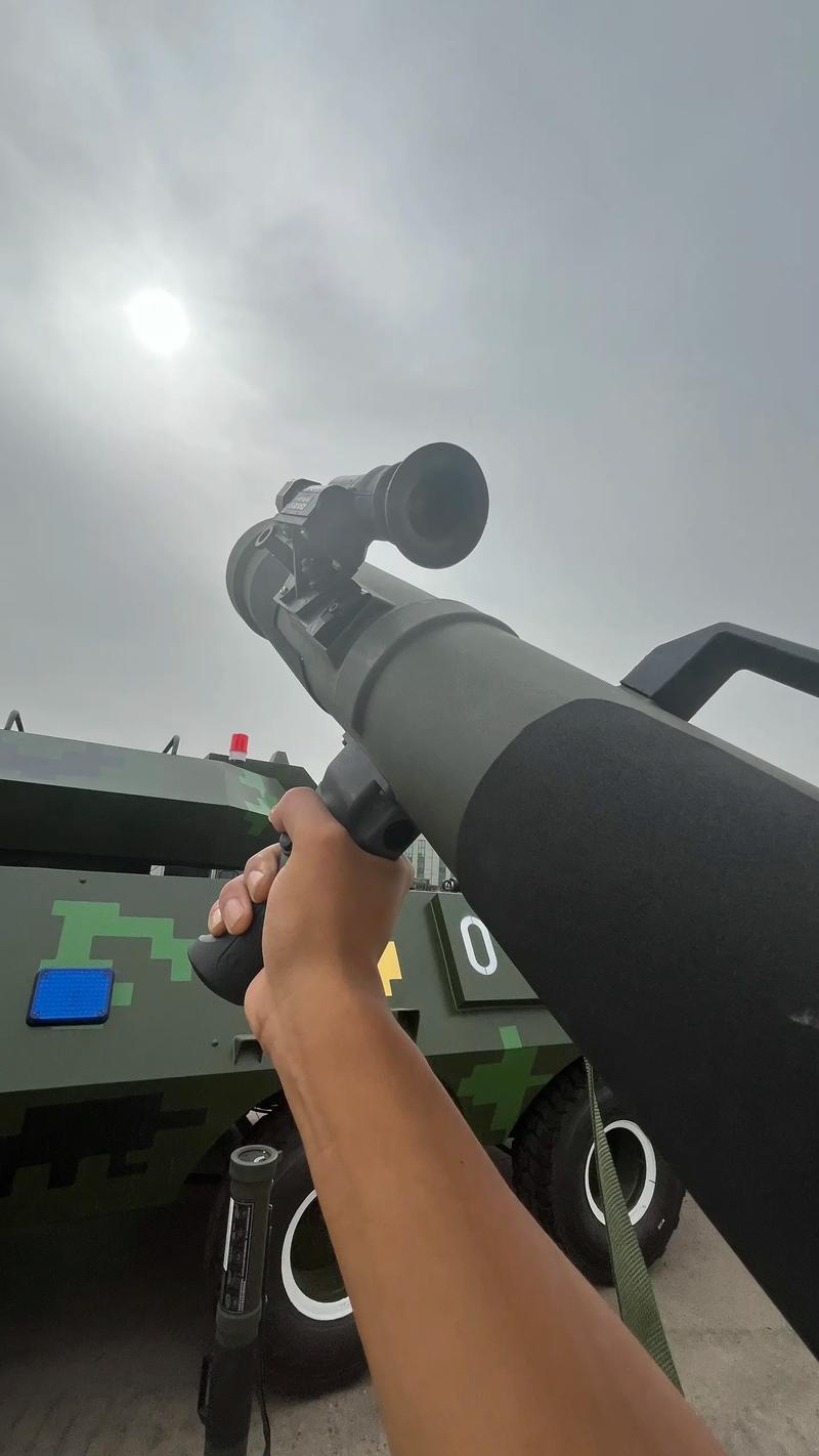 火箭筒是轻武器吗，火箭筒属于什么武器？