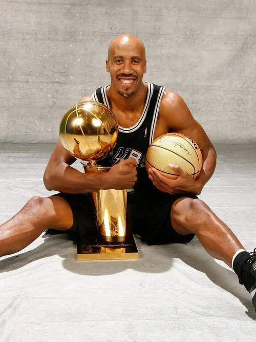 nba鲍文数据，鲍文球衣号码？